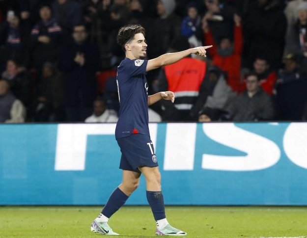 面对激烈的 面对激烈的